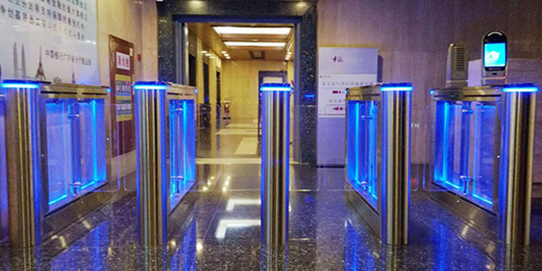 中國(guó)廣州銀行成功定制擺閘速通門案例